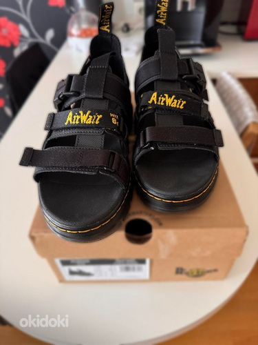 Сандалии DR. MARTENS Pearson