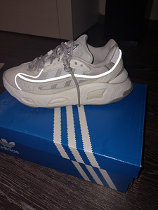 Adidas (2 foto / 3)
