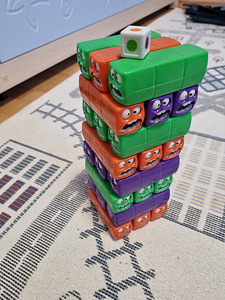 Tower / dice game