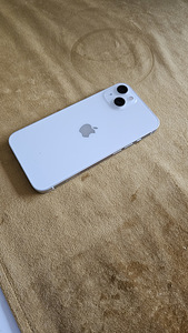 iPhone 13, Starlight, 256GB. Аккумулятор 89% (4 фото из 10)