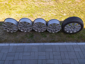 Veljed R17 J7 ET39 Skoda Superb (3 foto / 3)