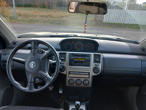 Nissan x-trail (2 foto / 6)