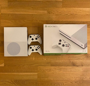 XBOX ONE S 1tb + 2 gamepad (6 foto / 6)