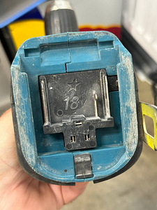 Makita löögiga akutrell (3 foto / 3)