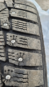 Шины Nokian Hakapeliitta 7 205/50 R17 XL (5 фото из 8)