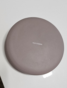 Samsung Convertible Wireless Charger juhtmevaba laadija (1 foto / 2)