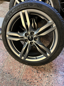 Original Ferrari Set of 4 Alloy Wheels with Winter Tyres (1 foto / 4)