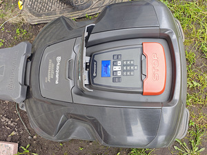 Husqvarna Automower 310 robotic lawn mower (2 foto / 5)