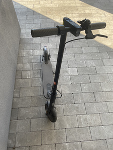Xiaomi Mi Scooter 1S (2 foto / 4)