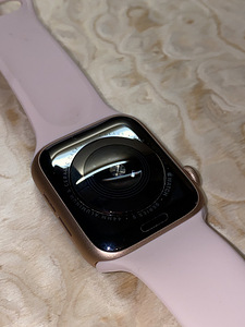 Apple Watch 5 44mm (2 foto / 3)