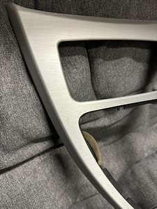 BMW E90 / E91 / E92 alumiinium CIC keskkonsooli liist (2 foto / 4)