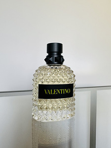 Valentino Uomo Born In Roma Yellow Dream EDT meestele 100 ml (1 foto / 2)