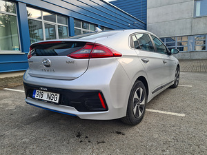 Hyundai Ioniq 1.6 77kW hübriid (bensiin / elekter) 2018 (6 foto / 15)