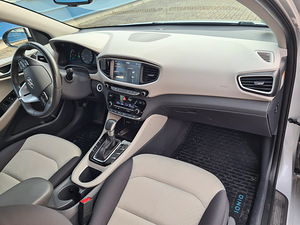 Hyundai Ioniq 1.6 77kW hübriid (bensiin / elekter) 2018 (7 foto / 15)