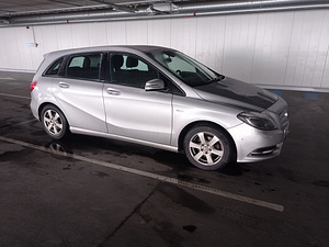 Mercedes benz b180 (4 foto / 6)