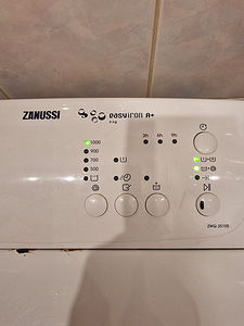 Pesumasin Zanussi Easyiron A+ ZWQ35105 (4 foto / 5)