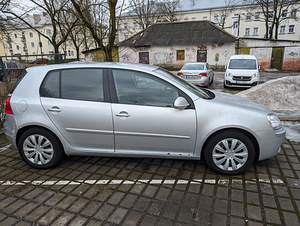 Volkswagen Golf V 2.0 TDI (9 foto / 12)