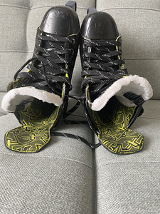 Коньки для хоккея на льду (4 фото из 4)