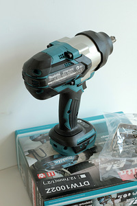 Akulöökmutrikeeraja Makita DTW1002Z 18V PRO 1000Nm (2 foto / 3)