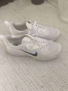 Nike s.44 (1 foto / 2)