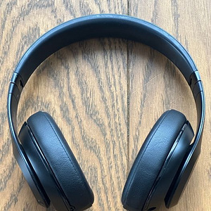 Беспроводные наушники Beats by dre Studio Wireless для прода (5 фото из 6)