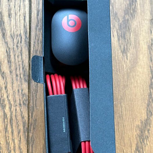 Беспроводные наушники Beats by dre Studio Wireless для прода (6 фото из 6)
