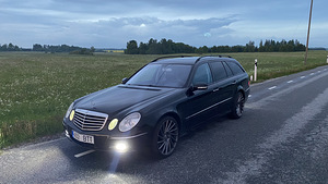 Mercedes Benz E320 (1 foto / 9)