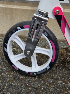 Розовый самокат Hudora Big Wheel 205 (4 фото из 5)