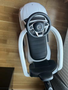 Käepidemega lasteauto Mercedes Benz, heliga (2 foto / 4)
