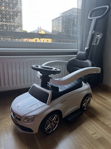 Käepidemega lasteauto Mercedes Benz, heliga (3 foto / 4)