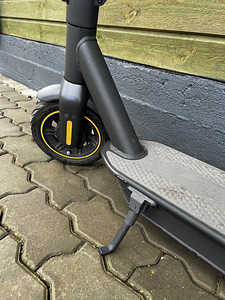 Электрический самокат Segway Ninebot KickScooter Max G30 (1 фото из 5)