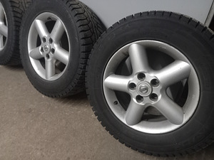 Nissan 16" original valuveljed (1 foto / 8)