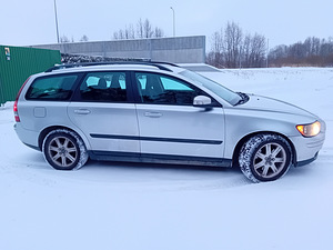 Volvo v50 2.od 2006 (4 foto / 15)
