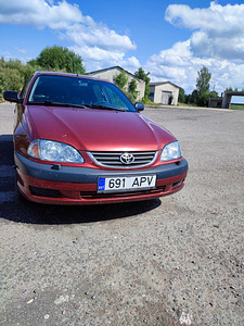 Toyota avensis (4 foto / 6)