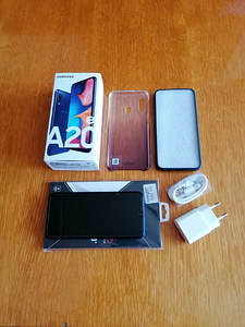 Samsung Galaxy A 20e (2 foto / 2)