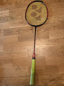 Sulgpalli reket Yonex Astrox 99 Pro (3 foto / 4)