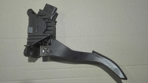 Gaasipedaal-reostaat VW/Audi/Škoda 5Q1723503H / 6PV010621-11 (2 foto / 3)
