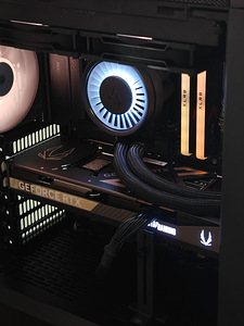 UUS! Gaming PC! AMD Ryzen 7 9800X3D + RTX 5070 TI (4 foto / 7)