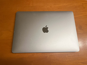 MacBook Air 2019, 13 tolli, garantii, uus aku (2 foto / 6)