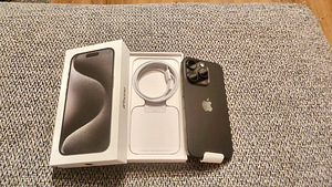 iPhone 15 Pro 128 GB (1 foto / 3)