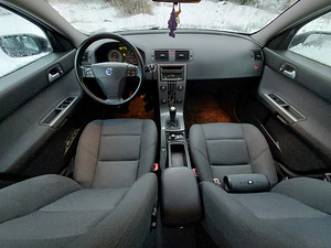 Volvo S40 (14 фото из 15)