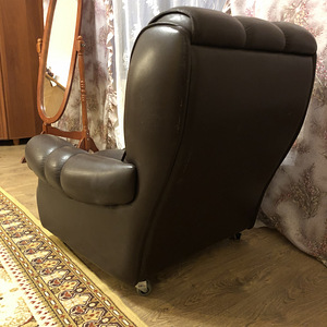 Диван и кресло (3 фото из 7)