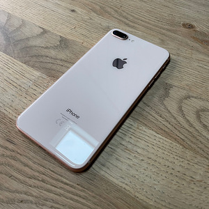 iPhone 8 Plus 64 ГБ, золотой (3 фото из 3)