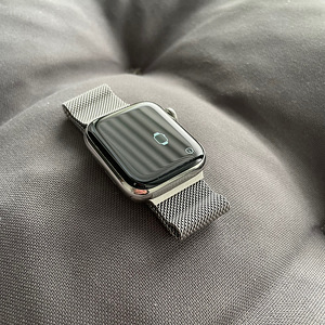 Apple Watch Series 5 Stainless Steel 40mm Silver LTE (3 foto / 3)