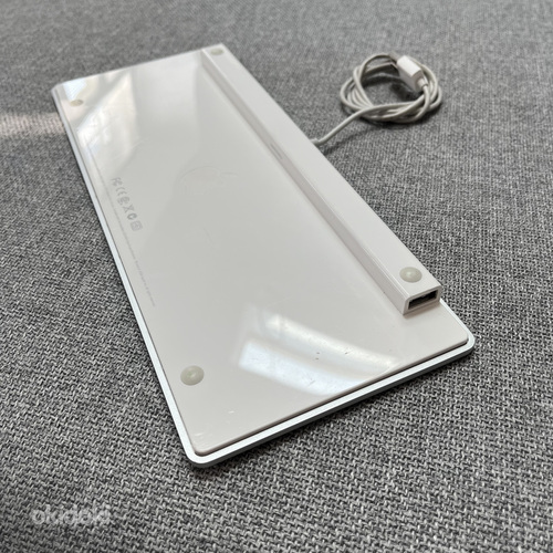 Алюминиевая клавиатура Apple USB с 2 портами USB (фото #4)