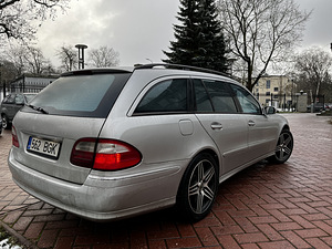 Мерседес-Бенц E280 CDI (3 фото из 5)
