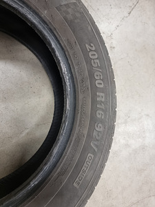 Kumho 205/60 R16 (2 foto / 4)