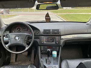 BMW 530d 142kw (5 foto / 6)