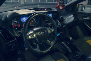 Ford Focus ST ecoboost 2.0 184kw 2012 (14 foto / 15)