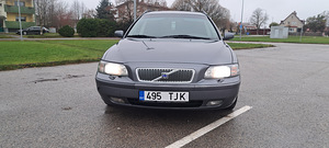 VOLVO V70 D5 2.4 120kw (3 foto / 7)